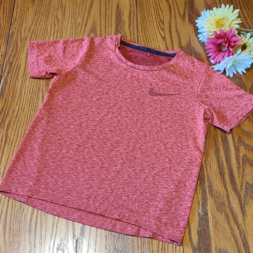 Nike Athletic Cranberry Short Sleeved Top - Size Medium